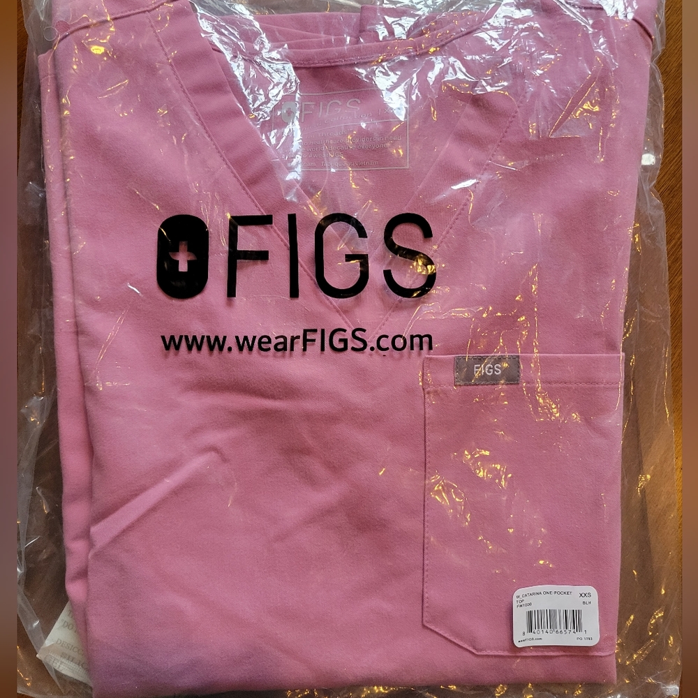 Figs Chalk Pink Catarina Scrub Top Brand New